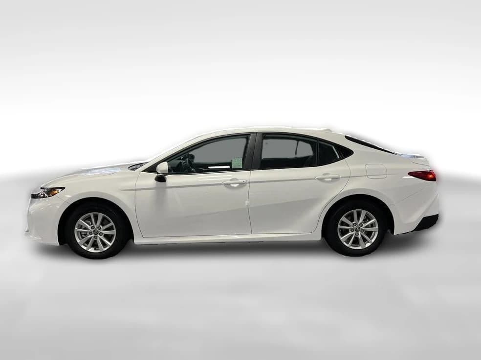Toyota Camry LE (Natl) 2026 — side view