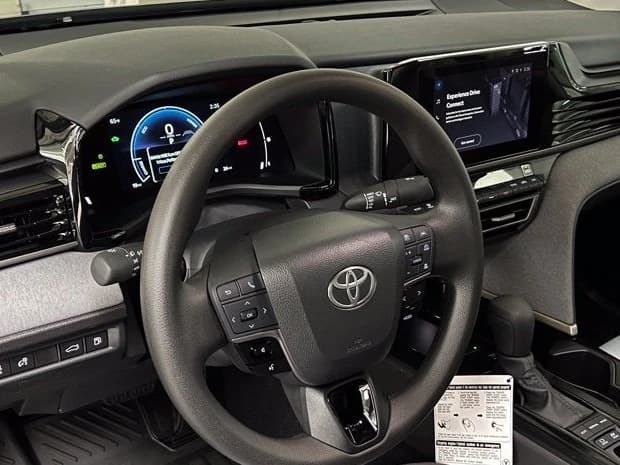 Toyota Camry LE (Natl) 2026 — side view