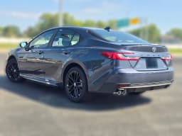 Toyota Camry SE AWD (Natl) 2026 — side view