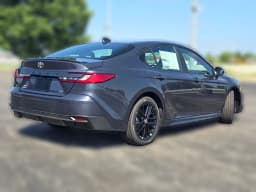 Toyota Camry SE AWD (Natl) 2026 — side view