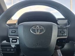 Toyota Camry SE AWD (Natl) 2026 — side view