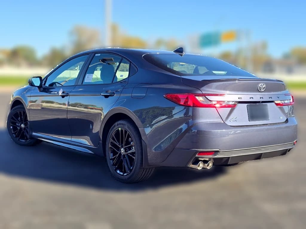 Toyota Camry SE AWD (Natl) 2026 — side view
