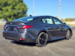 Toyota Camry SE AWD (Natl) 2026 — side view