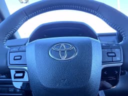 Toyota Camry SE AWD (Natl) 2026 — side view