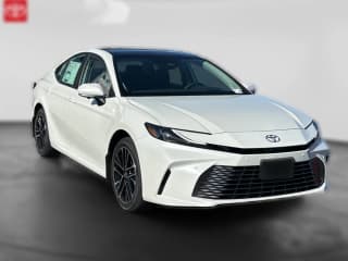 Toyota Camry XLE AWD (Natl)