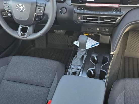 Toyota Camry LE AWD (Natl) 2026 — side view