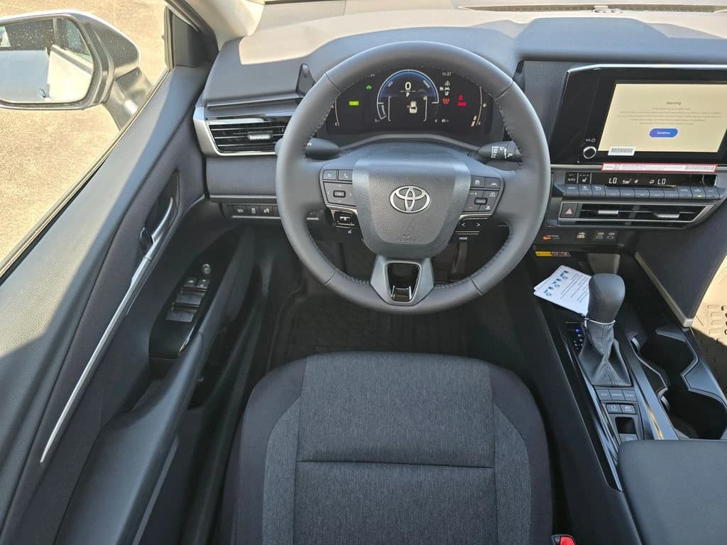 Toyota Camry LE AWD (Natl) 2026 — side view