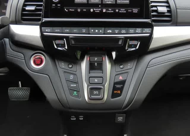 Honda Odyssey EX-L Auto 2026 — side view