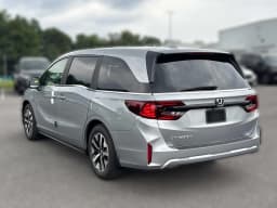 Honda Odyssey EX-L Auto 2026 — side view