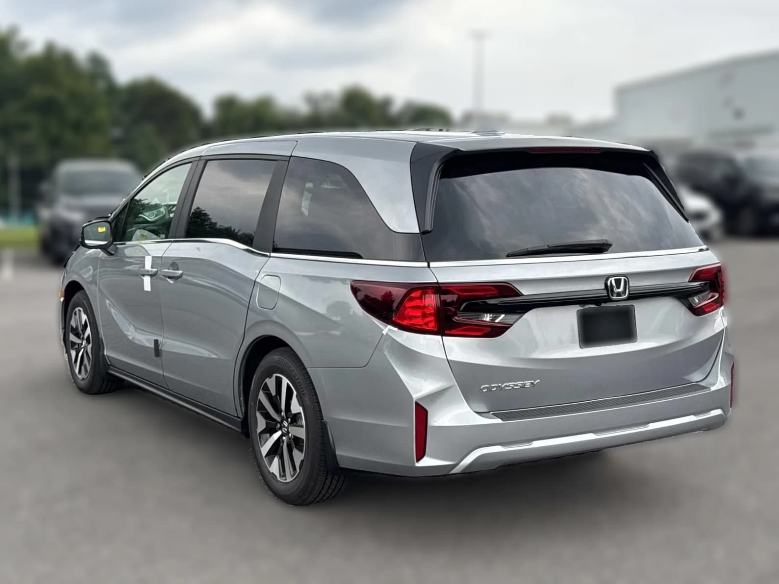 Honda Odyssey EX-L Auto 2026 — side view
