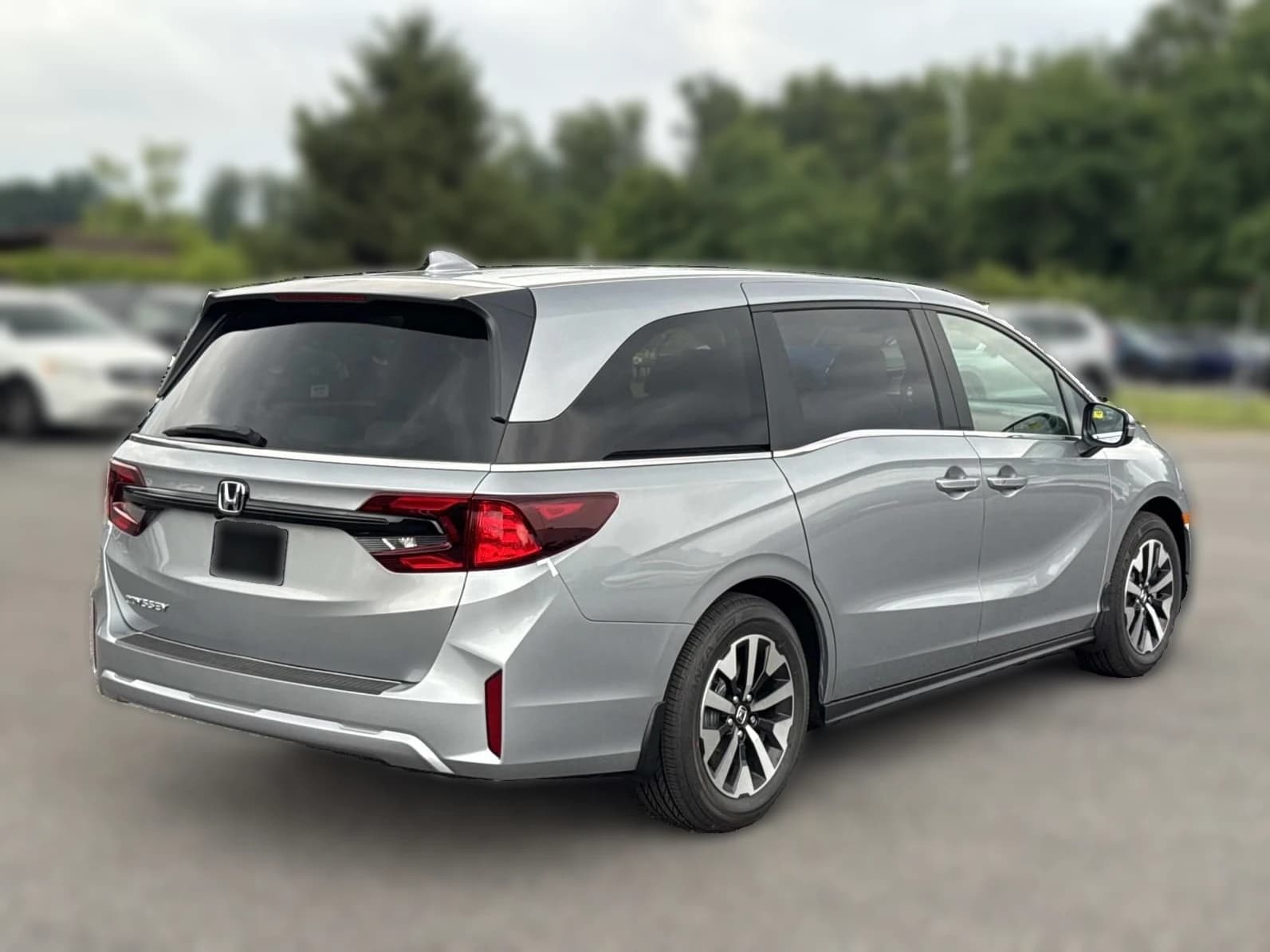 Honda Odyssey EX-L Auto 2026 — side view