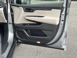 Honda Odyssey EX-L Auto 2026 — side view