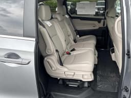 Honda Odyssey EX-L Auto 2026 — side view