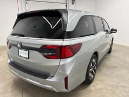 Honda Odyssey EX-L Auto 2026 — side view