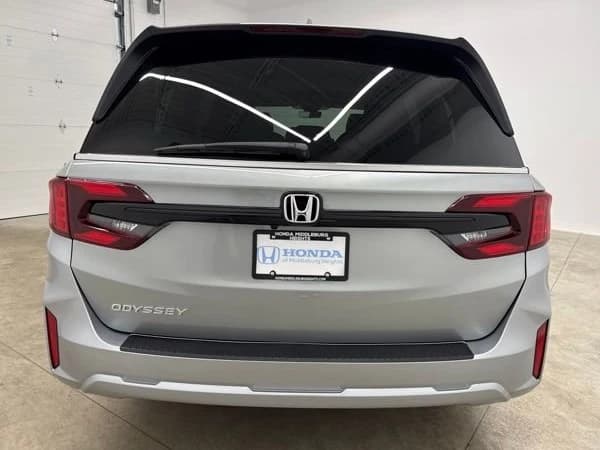 Honda Odyssey EX-L Auto 2026 — side view