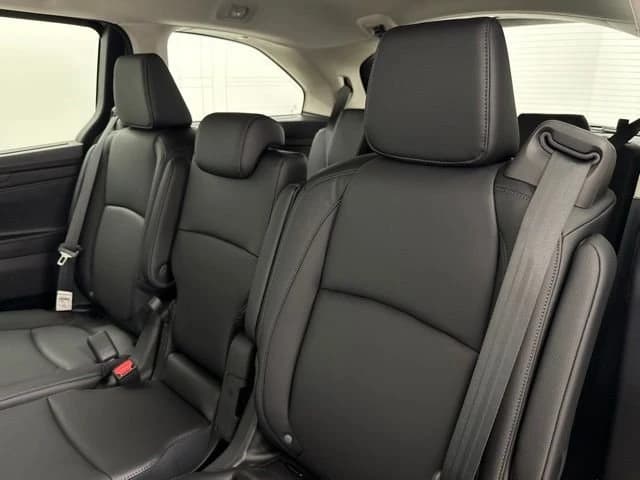 Honda Odyssey EX-L Auto 2026 — side view