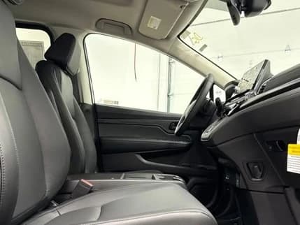 Honda Odyssey EX-L Auto 2026 — side view