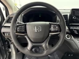 Honda Odyssey EX-L Auto 2026 — side view