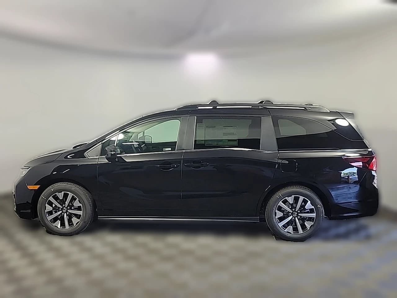 Honda Odyssey EX-L Auto 2026 — side view