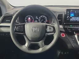 Honda Odyssey EX-L Auto 2026 — side view