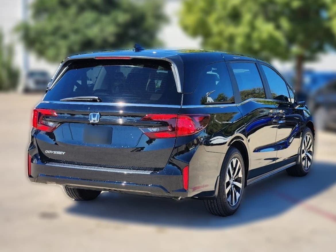 Honda Odyssey EX-L Auto 2026 — side view