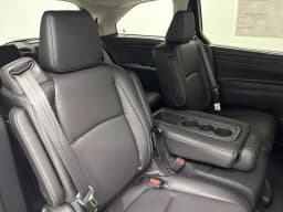 Honda Odyssey EX-L Auto 2026 — side view