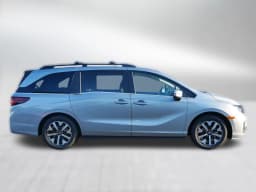 Honda Odyssey EX-L Auto 2026 — side view