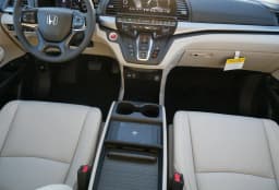 Honda Odyssey EX-L Auto 2026 — side view