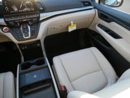 Honda Odyssey EX-L Auto 2026 — side view