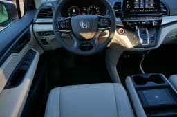 Honda Odyssey EX-L Auto 2026 — side view