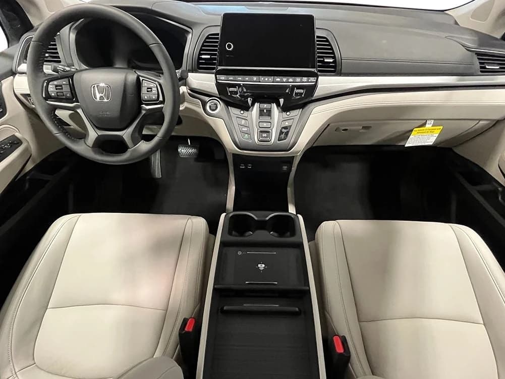 Honda Odyssey EX-L Auto 2026 — side view
