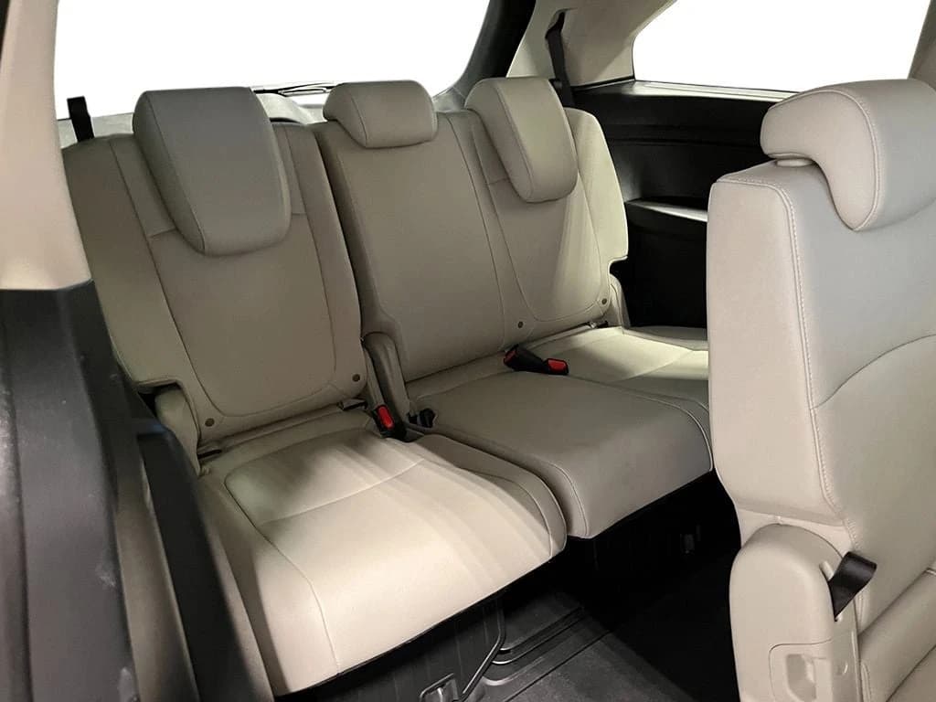 Honda Odyssey EX-L Auto 2026 — side view