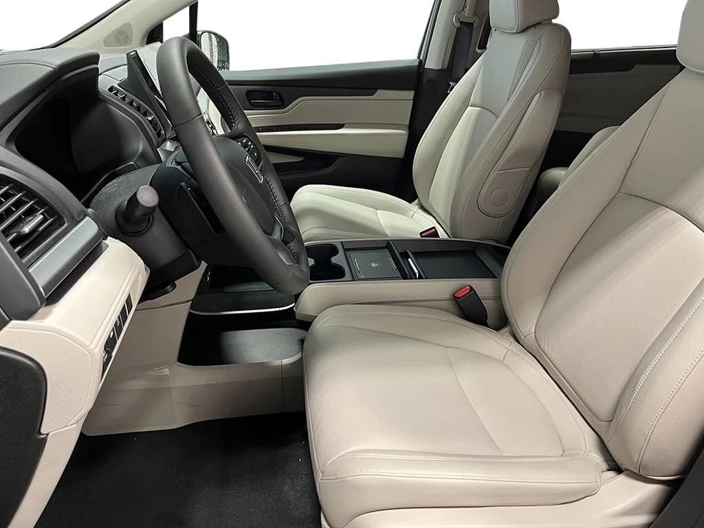 Honda Odyssey EX-L Auto 2026 — side view