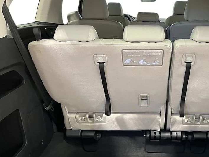 Honda Odyssey EX-L Auto 2026 — side view