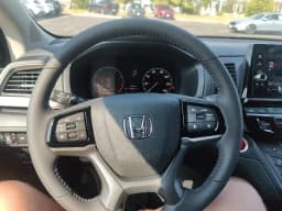 Honda Odyssey EX-L Auto 2026 — side view