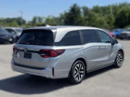 Honda Odyssey EX-L Auto 2026 — side view