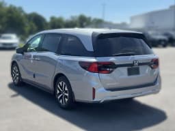 Honda Odyssey EX-L Auto 2026 — side view