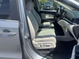 Honda Odyssey EX-L Auto 2026 — side view