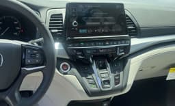 Honda Odyssey EX-L Auto 2026 — side view