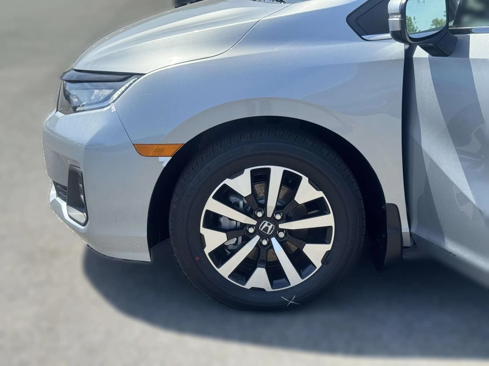 Honda Odyssey EX-L Auto 2026 — side view