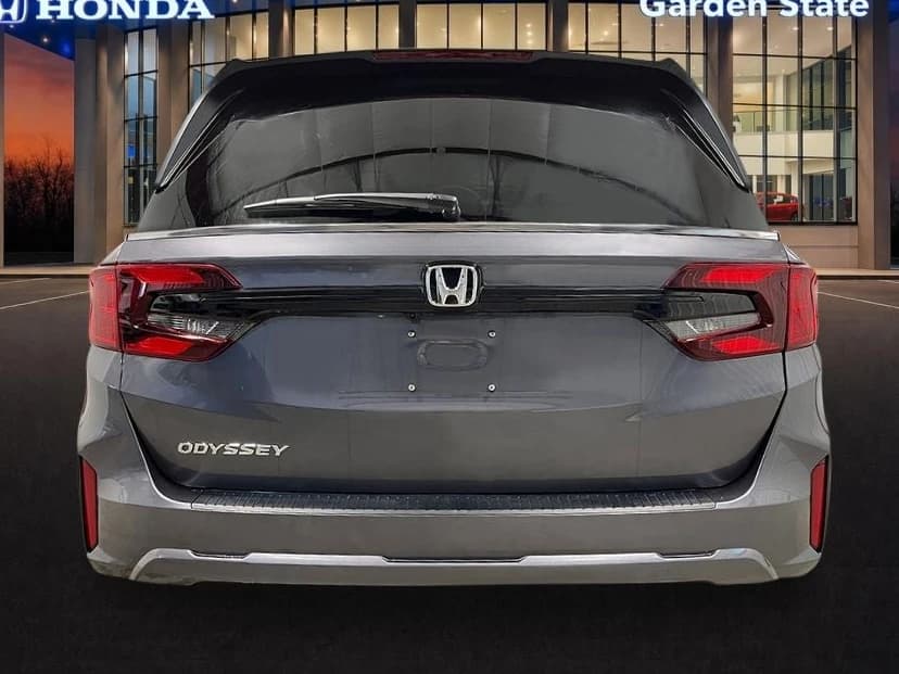 Honda Odyssey EX-L Auto 2026 — side view