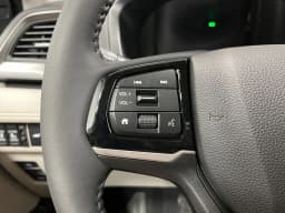 Honda Odyssey EX-L Auto 2026 — side view