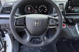 Honda Odyssey EX-L Auto 2026 — side view