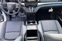 Honda Odyssey EX-L Auto 2026 — side view