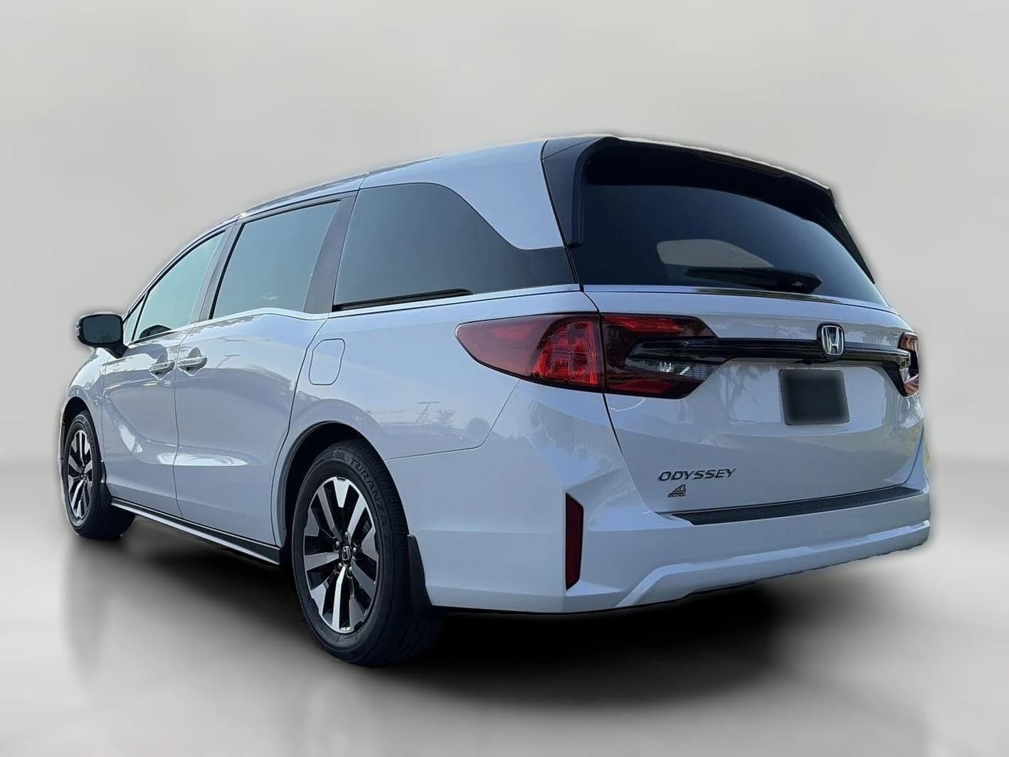 Honda Odyssey EX-L Auto 2026 — side view