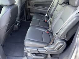 Honda Odyssey EX-L Auto 2026 — side view