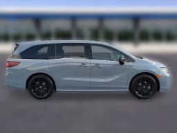 Honda Odyssey Sport-L Auto 2026 — side view
