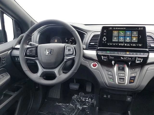 Honda Odyssey Sport-L Auto 2026 — side view