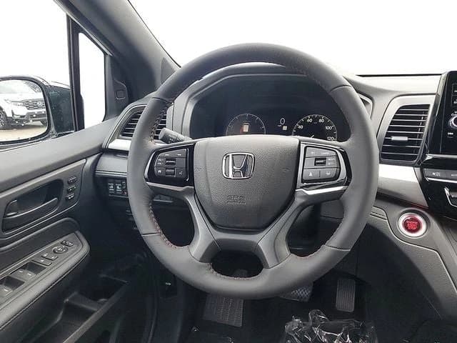 Honda Odyssey Sport-L Auto 2026 — side view