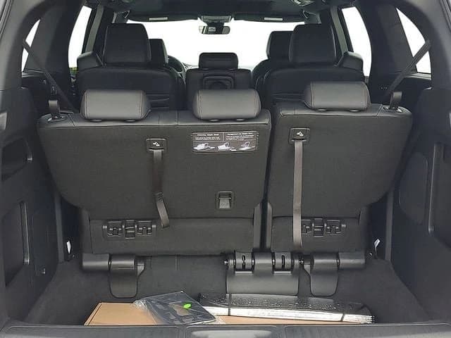 Honda Odyssey Sport-L Auto 2026 — side view